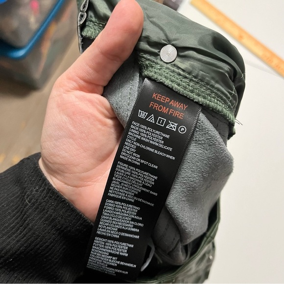 Urban Outfitters Faux Leather Pants Green Size 28 A2 - Picture 6 of 10